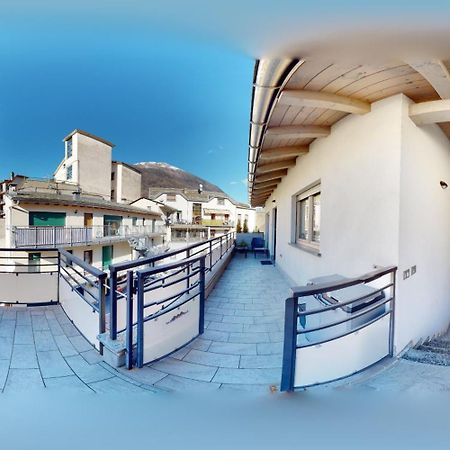Holiday House Viola Tirano Kültér fotó